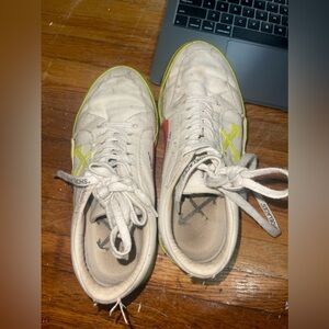 off White size 39 Neon Yellow sneakers missing tag. with box and dust bag